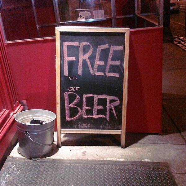 FREE-wifi-great-BEER-sign